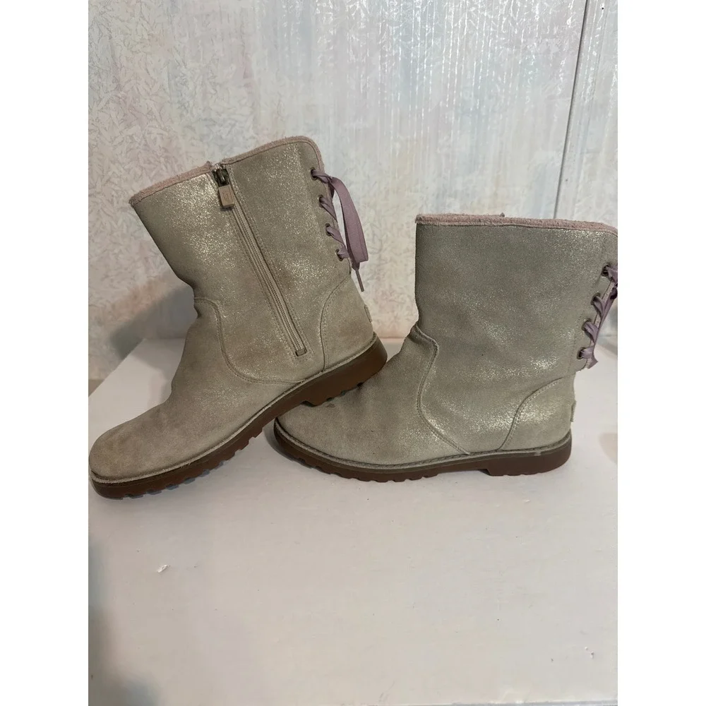 UGG Gita Metallic Grey Suede Ribbon Back Zip Boots 1019513K Kids 6 Womens 7.5-8